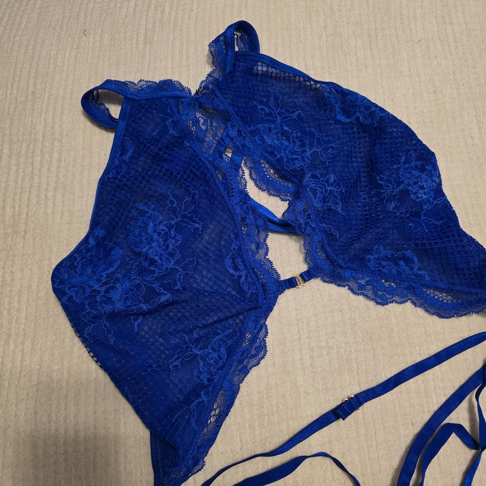 NWOT Victoria's Secret Vibrant Blue Lace Bodysuit - Picture 2 of 6